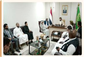 الرباش يعقد اجتماعًا لمناقشة تصعيد الحجاج اليمنيين وتنظيم النقل بين المشاعر المقدسة