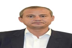 نقابة الصحفيين تدين ملاحقة الحوثيين للصحفي فؤاد النهاري