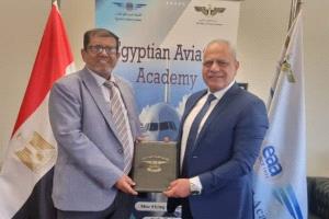 رئيس هيئة الطيران يبحث مع مدير الأكاديمية المصرية لعلوم الطيران تعزيز مجالات التعاون في التدريب والتأهيل