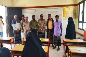 عضو الجمعية الوطنية والمدير العام ومدير التربية يدشّـنون اختبارات الثانوية العامة في يافع رصد
