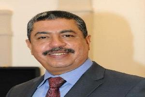 بحاح يعلّق على استقالة بن مبارك وتعيين بن بريك