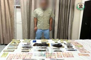 ضبط مروّج مخدرات في أحد فنادق المنصورة بعد عملية أمنية نوعية