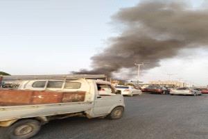 اندلاع حريق هائل في مستودع وسط الغيضة بالمهرة