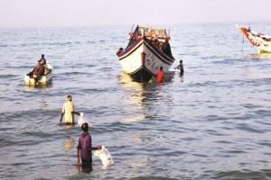 37 صياد يصلون الخوخة عقب الإفراج عنهم من إريتريا