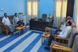 مناقشة سير الاختبارات بلقاء يجمع  بين قيادتي لجنة الاشراف الميداني واللجنة الفرعية للاختبارات بوادي حضرموت والصحراء