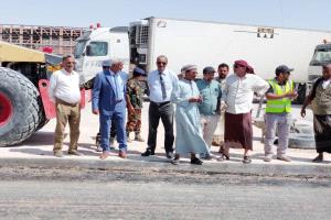 الوكيل قويزان يتفقد سير أعمال تطوير جمرك شحن ويبحث مع الجهات المعنية أبرز التحديات والمشاريع المتعثرة