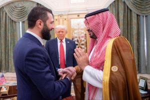 لقاء تاريخي في الرياض: الشرع وترامب يعلنان بداية جديدة للعلاقات الأميركية السورية