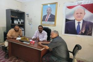 الشاعري والبيدحي يناقشان احتياجات مديرية قعطبة