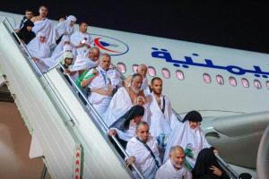 انطلاق عملية تفويج الحجاج اليمنيين إلى الأراضي المقدسة فجر الأربعاء من مطار عدن