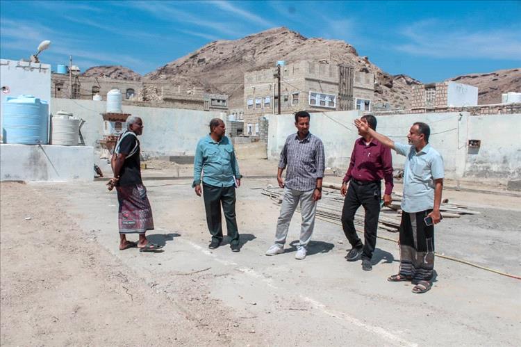 مدير عام بروم ميفع يتفقد مشروع منشأة نصر بروم الرياضي الذي تنفذه مؤسسة يسلم المحمدي