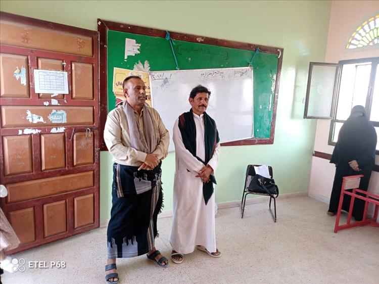 مدير عام مديرية شحن يدشّن الامتحانات النصفية بمحو الأمية وتعليم الكبار