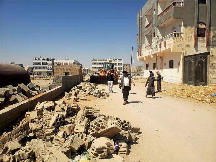 حملة ميدانية لإزالة البسط العشوائي على الخدمات العامة بعتق