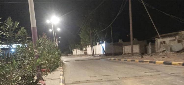 إنارة شارع الزراعة بمدينة زنجبار بتوجيهات من محافظ أبين