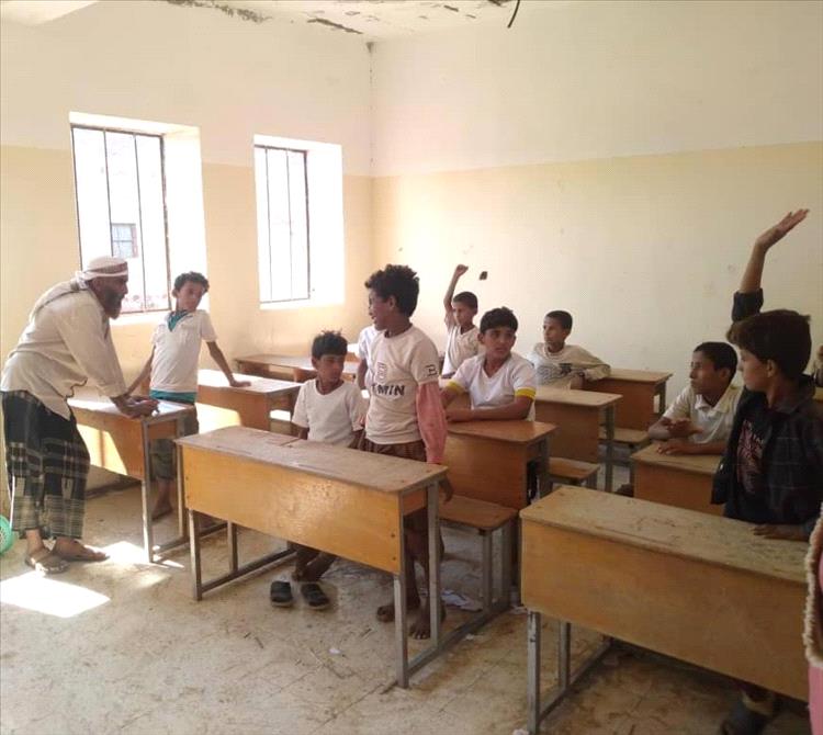 مدير مكتب التربية بمديرية الوضيع يقوم بزيارة تفقدية إلى محور السواد التعليمي.