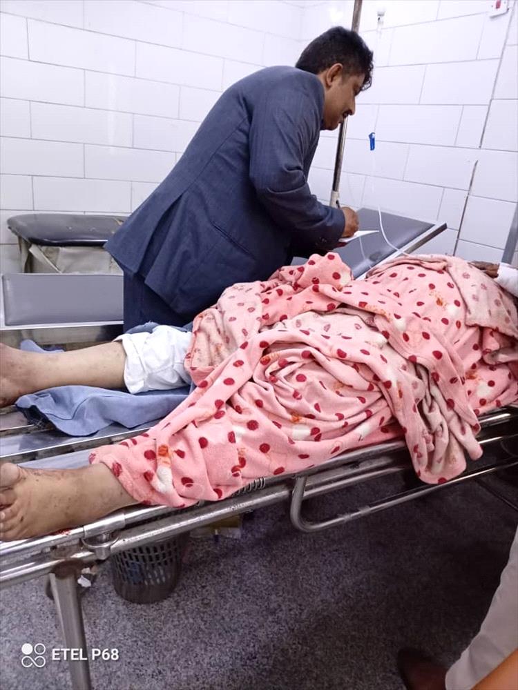 نائب رئيس هيئة النقل يزور مصابي حادث العرقوب في مستشفى الجمهورية بعدن