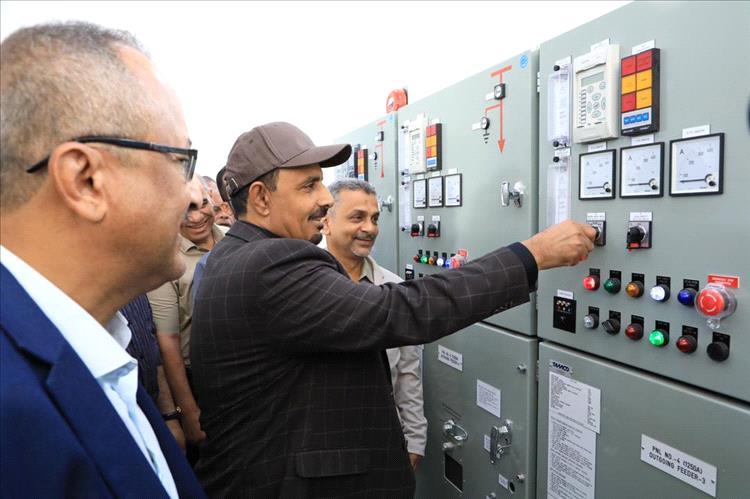 ​محافظ حضرموت يُدشّن مشاريعًا كهربائية حيوية بقدرة 61.5 ميجافولت أمبير