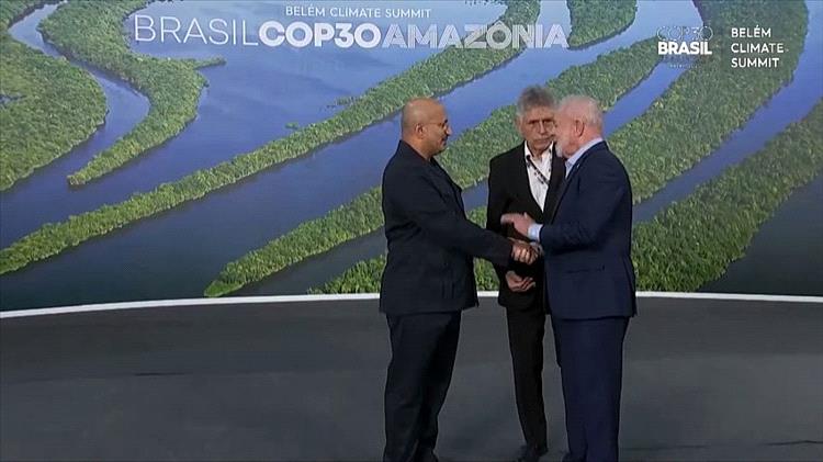 عضو مجلس القيادة طارق صالح يصل إلى البرازيل للمشاركة في قمة المناخ