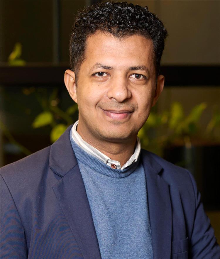 موظف أممي سابق يدين اعتقال العاملين في المنظمات الدولية بمناطق الحوثي