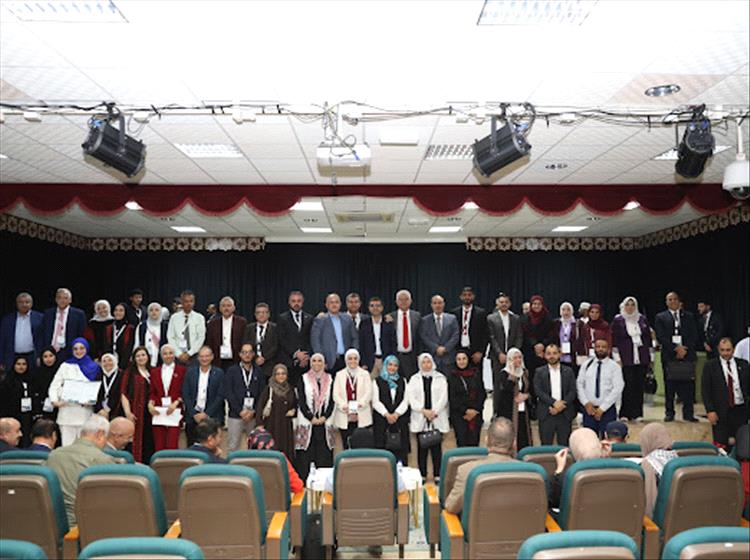 جامعة المهرة تشارك في الملتقى الطلابي الإبداعي العربي السادس والعشرين بجامعة نزوى في سلطنة عُمان