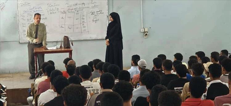 انطلاقة جديدة لكلية العلوم الإدارية بجامعة عدن باستقبال طلابها المستجدين