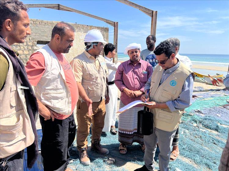 المهرة.. تسليم موقعي دمقوت وحوف لانطلاق مشروع تطوير مراكز الإنزال السمكي