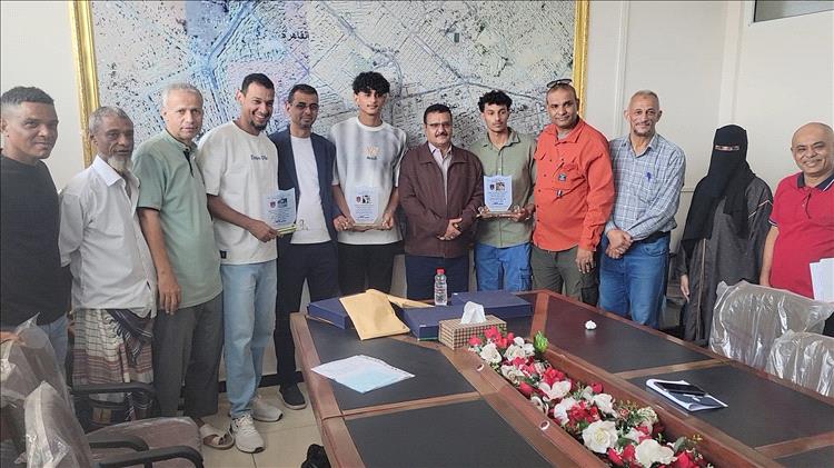 إدارة أهلي عدن تكرم ابطال بطولة الكرة الشاطئية