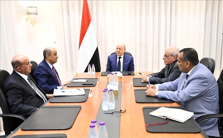 اجتماع اقتصادي ساخن في الرياض يبحث مصير الرواتب وضبط موارد الدولة