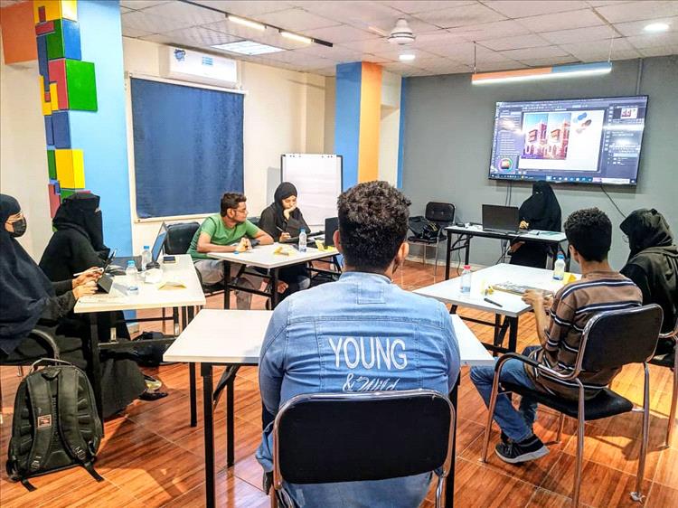 اختتام ورشة "المؤثرون: إحياء العمارة العدنية عبر الرسم الرقمي" بمؤسسة جدارية للإعلام والتنمية الثقافية