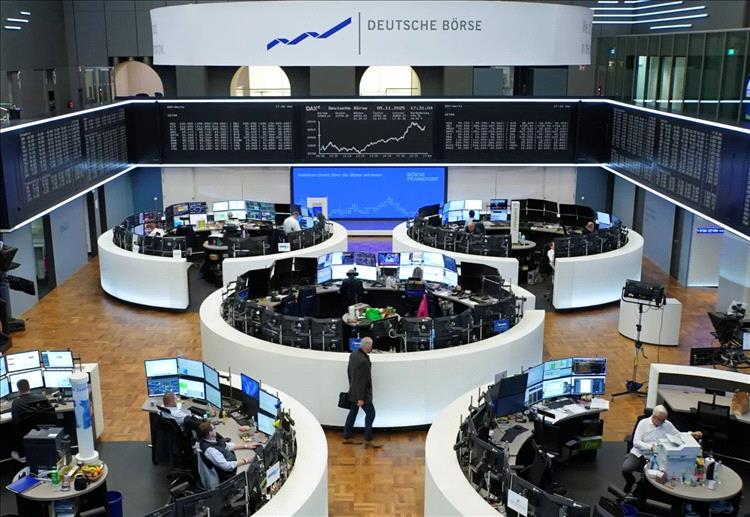 الأسهم الأوروبية ترتفع بانتظار انتهاء الإغلاق الحكومي الأميركي