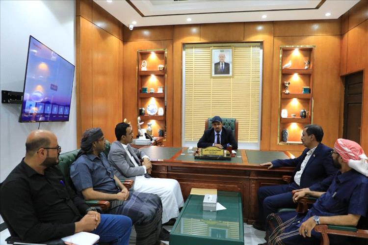 ​المحافظ بن ماضي والقائم بأعمال رئيس انتقالي حضرموت يؤكدان على وحدة الصف والتعاون  لدعم احتياجات المحافظة