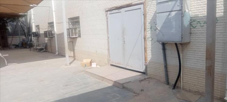 عدن.. مستوصف حي عبدالقوي بالشيخ عثمان  يغلق أبوابه... بين أزمة الرواتب وصمت مكتب الصحة