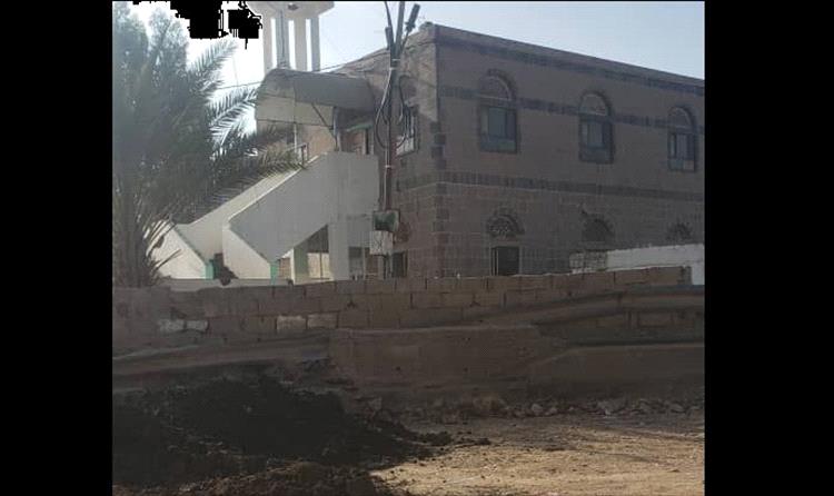 مواطنون في إب يُفشلون محاولة تأجير حرم مسجد لإقامة محطة غاز
