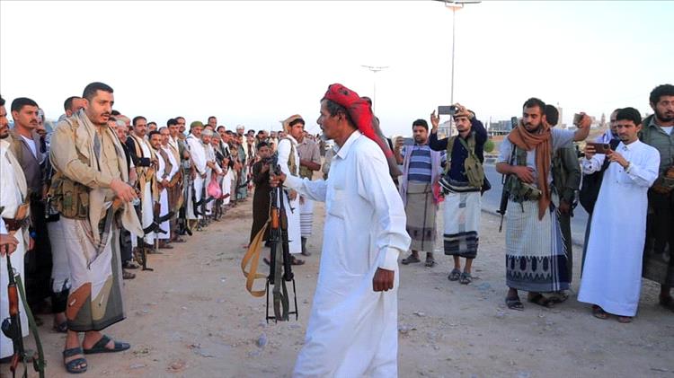 الغيضة.. وساطة قبلية تسلّم خمسة رهائن في قضية مقتل الطفل همّام الجرادي وتنجح برفع مخيم النكف القبلي