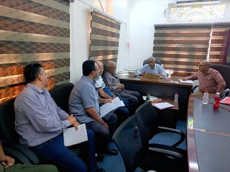 محافظ لحج يناقش مع مشروع الأشغال العامة والصندوق الاجتماعي للتنمية إطلاق مشاريع زراعية في تُبَن