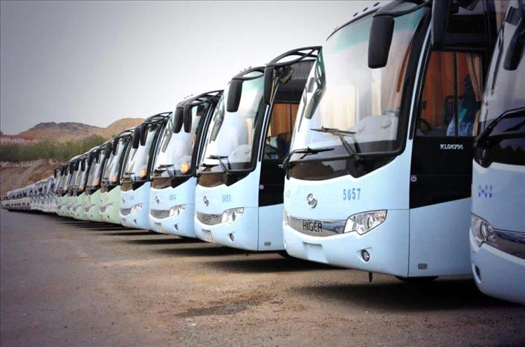 حدث غريب في حافلة مغادرة عدن… ما الذي أصَرّت عليه تلك العجوز قبل السفر؟