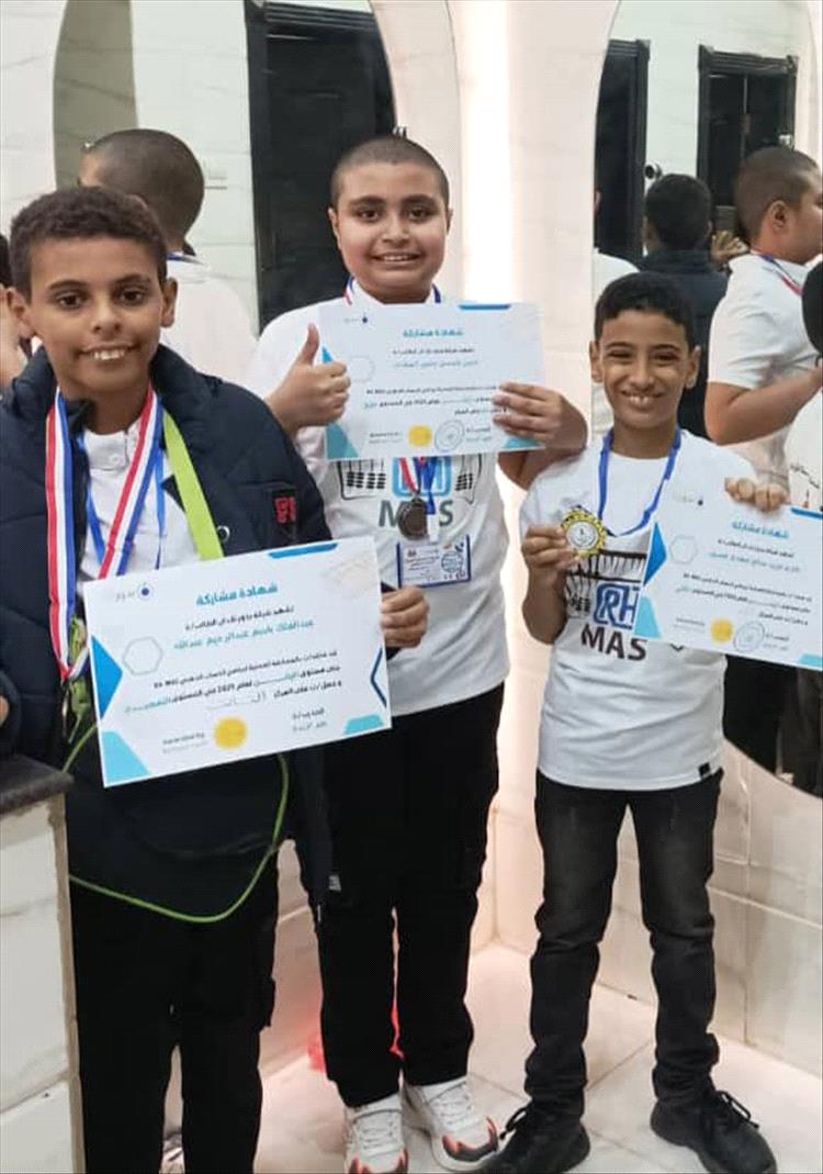 طلاب من مدرسة ذوي الاحتياجات الخاصة لحج يحرزون على المركز الأول والثالث في البطولة المحلية الرابعة للحساب الذهني 2025