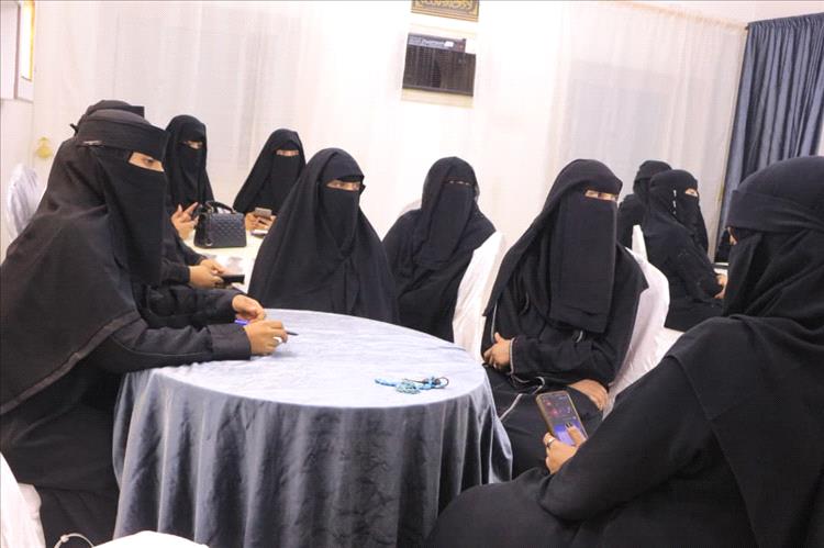 جسور المعرفة يقيم أمسية تدريبية بعنوان "تصميمك الذكي بالذكاء الاصطناعي في مدينة سيئون