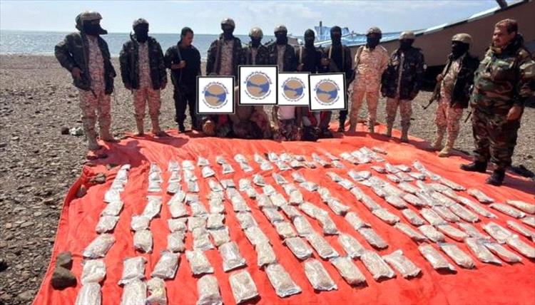 ضبط قاربًا محملًا بـ600 ألف قرص كبتاغون قبالة سواحل لحج