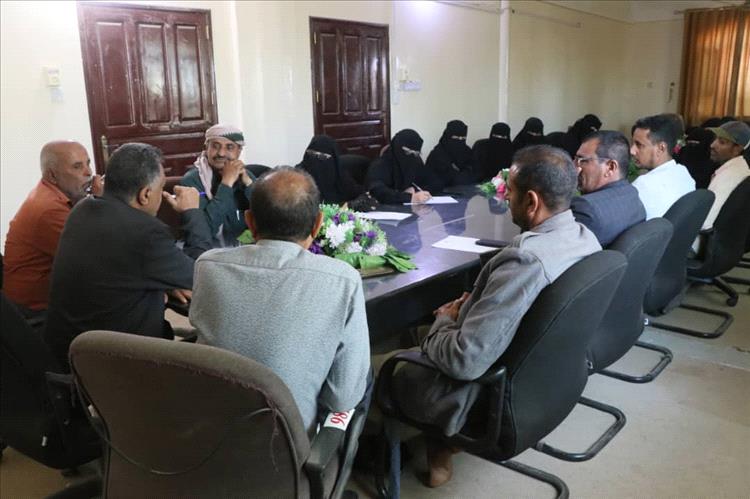 مدير الشؤون الاجتماعية والعمل بالضالع يناقش مع إدارة مركز المعاقين تحديات العمل وسبل معالجتها