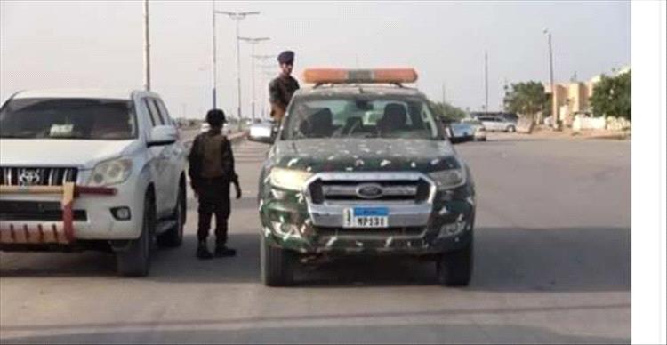 أمن المهرة يضبط شخصين في قضيتين خطيرتين تستهدفان الفتيات