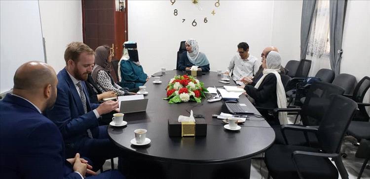 رئيسة الجهاز المركزي للإحصاء تلتقي بوفد من الاتحاد الأوروبي و"OECD" لبحث تطوير برنامج تعزيز الصمود الاقتصادي في اليمن