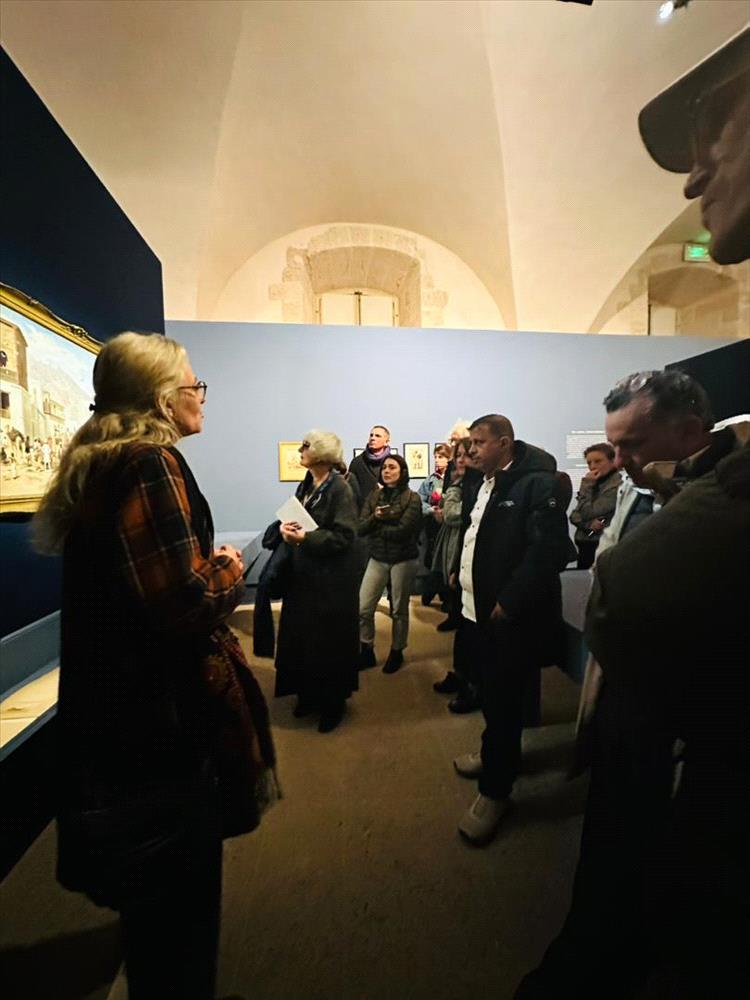 ما الذي شاهده الصحفيون خلف الأبواب المغلقة في “عدن مرسيليا”؟ البداية تكشف الكثير