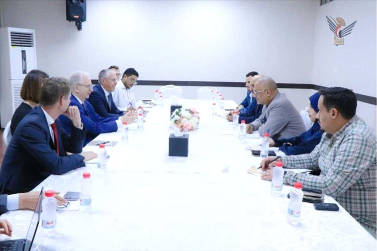 وزير التخطيط يبحث مع السفير الألماني تعزيز التعاون التنموي ودعم جهود التعافي الاقتصادي في اليمن