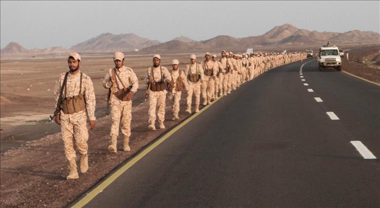 قوات العمالقة الجنوبية تنفذ مسيرًا عسكريًّا لرفع جاهزيتها القتالية