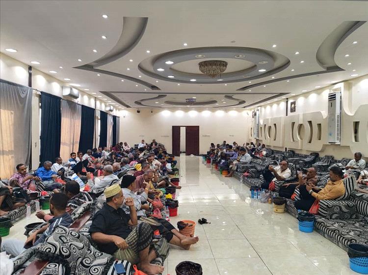 آل الرقيبي بعدن يستقبلون التعازي في وفاة أخيهم عبدالعزيز الرقيبي (رحمه الله تعالى)