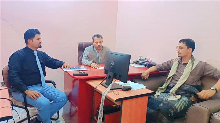 محافظ أبين يلتقي رئيس المبادرة الشبابية ويوجه مدير الإعلام بالتنسيق والإشراف على معرض الكتاب الأول بالمحافظة