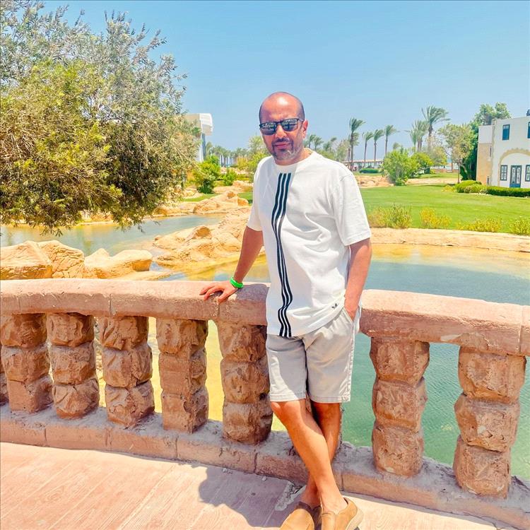 طارق حاتم يكتب: عدن تقف على مفترق اقتصادي يعيد تشكيل الطبقات ويعمّق معاناة المواطنين