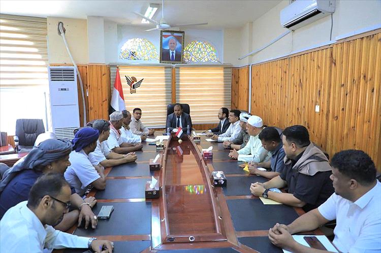 الوكيل العامري يطلع على استعدادات نادي اتحاد حضرموت للمشاركة في دوري الدرجة الثانية