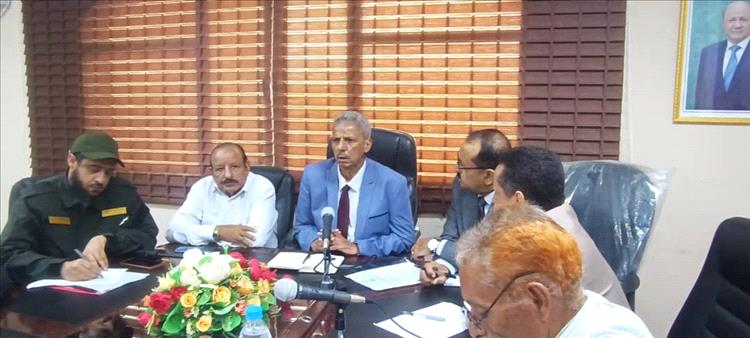 تنفيذي لحج يعقد اجتماعه الدوري برئاسة المحافظ تركي ويؤكد أهمية الانضباط الإداري