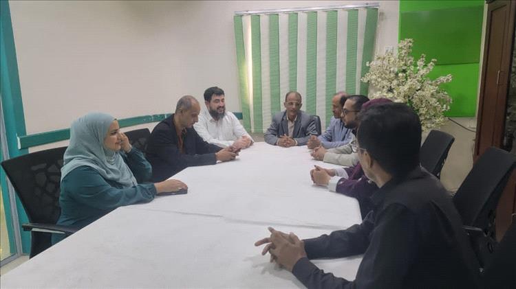 وكيل وزارة الشؤون الاجتماعية ومدير عام الجمعيات يتفقدان سير العمل بمكتب الوزارة بساحل حضرموت